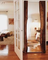 Aleksandra Zee On Instagram I Made This Live Edge Walnut Floor Mirror Yesterday With Katie Gong I Am So Diy Floor Mirror Walnut Floors Modern Floor Mirrors