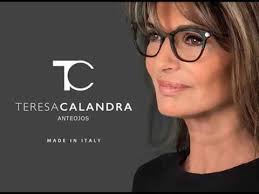 La diseñadora teresa calandra presentó su colección otoño/invierno 2014 en la semana de la moda oficial de argentina. Anteojos Teresa Calandra Youtube