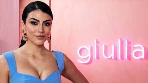 Draped over the arms of a stylish man, giulia salemi and dayane mello seemed to be engaged in competitive exhibitionism as they navigated the red carpet. Giulia Salemi Will Be Presenter A Program Of Her Own Is Coming Ruetir