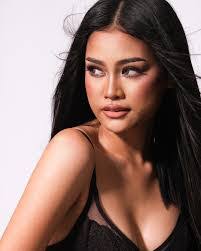 Jillian Sy's Instagram, Twitter & Facebook