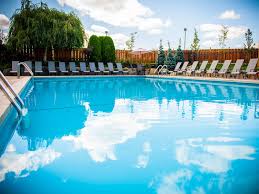 Hotel Castel Hotel In Granby Familyactivities Ca