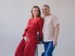 Певец виктор павлик снова стал отцом. 55 Letnij Pavlik V Tretij Raz Stanet Otcom Ego 26 Letnyaya Supruga Zhdet Pervenca Bulvar Shoubiz