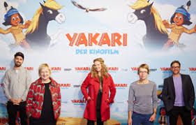 Yakari kinderteppich regenbogen und bären, rechteckig, 10 mm höhe, ränder farblich passend eingefasst (gekettelt), kinderzimmer grün kinder bunte kinderteppiche teppiche. Film Und Medienstiftung Nrw