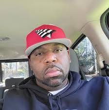 Darryl Butts's Instagram, Twitter & Facebook