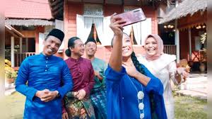 Kompilasi lagu raya lama klasik !!!!! Deejay Hot Fm Rakam Lagu Raya