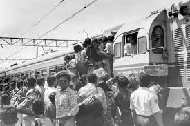 Keadaan kereta yang dinaiki enam sekeluarga itu selepas kemalangan. Kisah Menarik Di Balik Sejarah Mudik