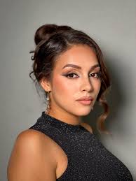 Hi Everyone 🤍 My name is Madelina, I'm a local Makeup Artist here in San  Antonio & surrounding areas. I have 14 years of experience loving what I  do! I'd love to