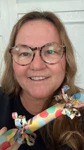 What makes me jolly? When you're cutting wrapping paper and the scissors go  ccsssssssssssss and not jkfxzkzjkkxxjxkjkc