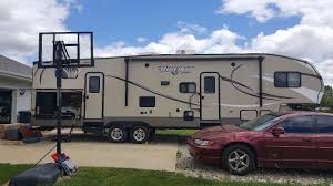 Right now is the right time for anyone to enjoy camping in a keystone hideout travel trailer or fifth wheel. 2016 Used Keystone Hideout 308bhds Fifth Wheel In Illinois Il