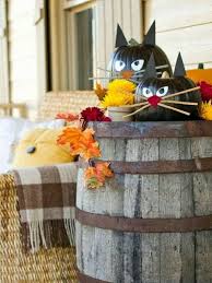 Delight trick or treaters or your party guests with animated ghosts, monsters, and more. Halloween Decoration Tinker And Create A Festive Mood Interior Design Ideas Avso Org
