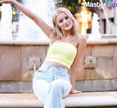 Experience Maddiiedee- Madds Thompson's most intimate nude shots