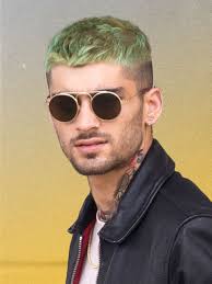 The former one direction star shared a shirtless selfie on his twitter page on thursday, where as well as displaying zayn malik spotted heading to nyc hotel with mystery busty blonde. Zayn Malik Swaps Blonde Beard For New Equally Wild Look Gq
