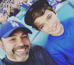 De la hoya also founded golden boy promotions, a boxing promotional organization, in 2001. Boxing S Golden Boy Oscar De La Hoya And His Family Life