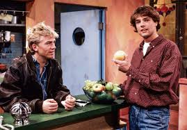 De hoofdpersonen beleven samen veel mooie momenten, maar er volgen ook diverse tegenslagen. Tv Bijbel Werkt Beter Als Boek Dan Als Programma Nrc