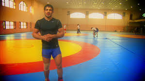 Praveen rana revealed at his wrestling center in narela that the group that assaulted his brother was led by a person named ajay who had eloped with sushil in the recent past, and had a reward of rs 50,000 on him. Human To Hero Sushil Kumar Cnn Video