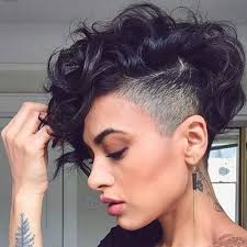 Men and women have at least once experienced the hot look of curls for a. 63 Cute Hairstyles For Short Curly Hair Women 2020 Guide Short Curls Short Curly Haircuts Short Curly Hair