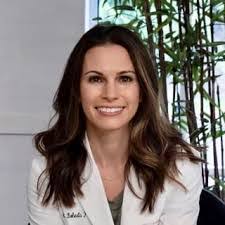 Amanda Canavan's Instagram, Twitter & Facebook