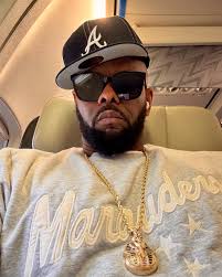 8:30 AM…Canada Bound!”🛩️🇨🇦 …(somebody already fartin' up in first  class)…Smdh 🦨😷 #Calgary #Canada #CypressHill #DjLORD #TourLife