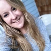 Michelle Dever's Instagram, Twitter & Facebook