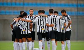 ˈklubi aˈtlɛtʃiku miˈneɾu), commonly known as atlético mineiro or atlético, and colloquially as galo (pronounced ˈgalu, rooster), is a professional football club based in the city of belo horizonte, capital city of the brazilian state of minas gerais. Atletico Mg Vive Surto De Covid 19 Com Mais Dez Casos Confirmados