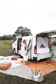 Festival Van Set Up Hey Lovelies I Ve Been Obsessed With Boho Vans Lately Stumbling On This Blog From Spell Designs I Just Had To Van Life Van Life Diy Van