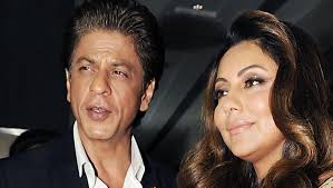 Shah rukh khan is one of the most influential bollywood stars on twitter, with some 24 million followers. Shah Rukh Khan Enjoys A Romantic Dinner Date With Wife Gauri See Pics Bollywood Hindustan Times