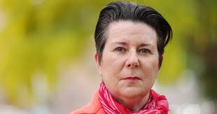 Anne Harris (@aharrishennon)