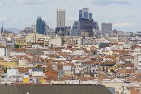 The city has almost 3.4 million inhabitants and a metropolitan area population of approximately 6.7 million. Mayor Madrid Blast Kills 2 Apparently Linked To Gas Leak