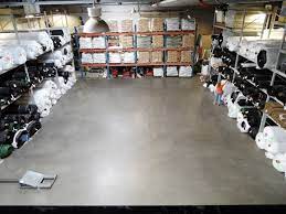 The Synthetic Grass Store Is A Nationwide Wholesale Warehouse Distributor Of Synthetic Lawns Artificial Grass Putt Synthetic Lawn Synthetic Grass Play Houses