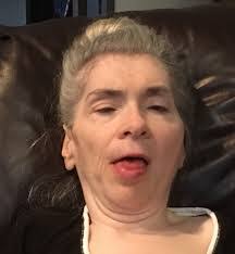 Anna Comer's Instagram, Twitter & Facebook