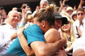 Simona halep e în continuare în izolare, iar data la care competițiile din tenis urmează să fie reluată e tot neclară. Simona Halep Splits With Coach Darren Cahill Rediff Sports