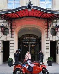 Laon tombe le 2 septembre, et reste jusqu'à la fin de la guerre un des principaux points d'appui allemands, l'un des plus proches de paris. Le Royal Monceau Raffles Paris On Instagram Put Your Warrior Hat On Monday Is Here Let S Rock The New Week Royalmonceau New Week Paris Instagram