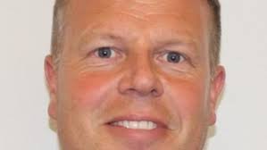 Melvin tester råvarer og udvikler nye fibre på en af Vardes store fabrikker 