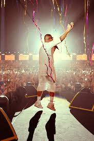 Image result for tbn:ThJbLJ9iWaHS_M::www.amrdiab.net/wallpapers/AmrDiab_Net_Kammel%2520(6).jpg