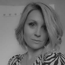 Adeline LUSSIEZ, 44 ans (MAUBEUGE, FEIGNIES)