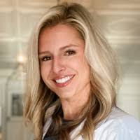 Antoinette Lee's Instagram, Twitter & Facebook