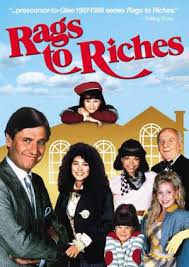 Full house is an american television sitcom created by jeff franklin for abc. Ahnliche Filme Und Serien Wie Full House Rags To Riches Suchefilme