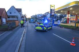 2,0 km zur b 189 (de). Schwer Verletzt Radfahrer Frontal Von Auto Erfasst Oberfranken Neue Presse Coburg