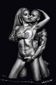 Невероятная Карина Зверева - эротические кадры показывают все