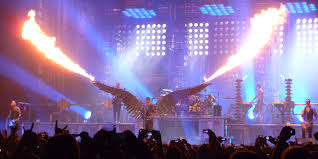 Viagogo est une entreprise qui propose, sur le site web du même nom, l'achat et la vente en ligne de billets pour des événements divers tels que des concerts, des événements sportifs ou des festivals. Allemagne Victoire Juridique De Rammstein Contre Viagogo Le Bureau Export