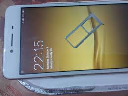 Tapi boleh jadi connector cable/flex cable tak masuk properly/longgar. Kalau Handphone Masuk Air Begini Cara Yang Betul Nak Pulihkan Guna Beras Maskulin