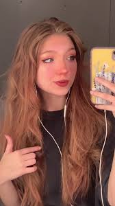 Claudia Roberts (@claudroberts)