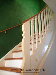 60 kreative deko ideen für den flur. Treppenaufgang Farbige Vintage Wand Treppe Treppenaufgang Gestalten Wandgestaltung