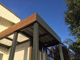 Carport Abri Auvent Preau En Structure Aluminium Robuste Avec Bandeau Tout Alu Ou Tout Bois Type Pin Toiture Mixee Avec Bac Ac Carport Adosse Auvent Abri