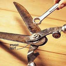 To save on time, it is highly recommended to sharpen garden edging shears with a grinder as it is faster than most other methods. Sharpen Hedge Shears With A File 4 Steps With Pictures Instructables