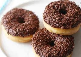 Semua bahan donat kentang dicampur, ditambah larutan ragi yang sudah diaktifkan sedikit demi sedikit. Resep Donat Kentang Enak Makanan Donat Kentang