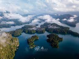 Bagi pencinta alam, tasik ini menjadi antara pintu masuk ke taman negara yang terkenal di serata dunia. Explorasi Tasik Kenyir Terengganu Umt Bersama Kumpulan Media Sosial Blogger Husniey Husain