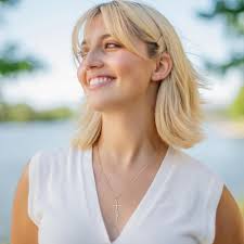 Lcherry Aunt Gifts for Women Aunt Cross Pendants Necklace from Niece Aunt  Birthday Gifts Christian Necklaces Religious Gifts for Women : Clothing,  Shoes & Jewelry