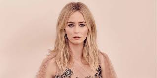 Edge of tomorrow featured cruise and blunt as soldiers caught up in a war between humans and aliens — but cruise. Emily Blunt An Englishwoman In New York