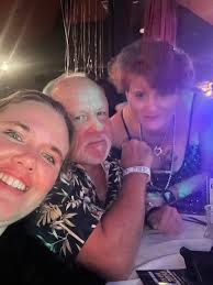 Ashley Whiteman (@AshleyW51100201)